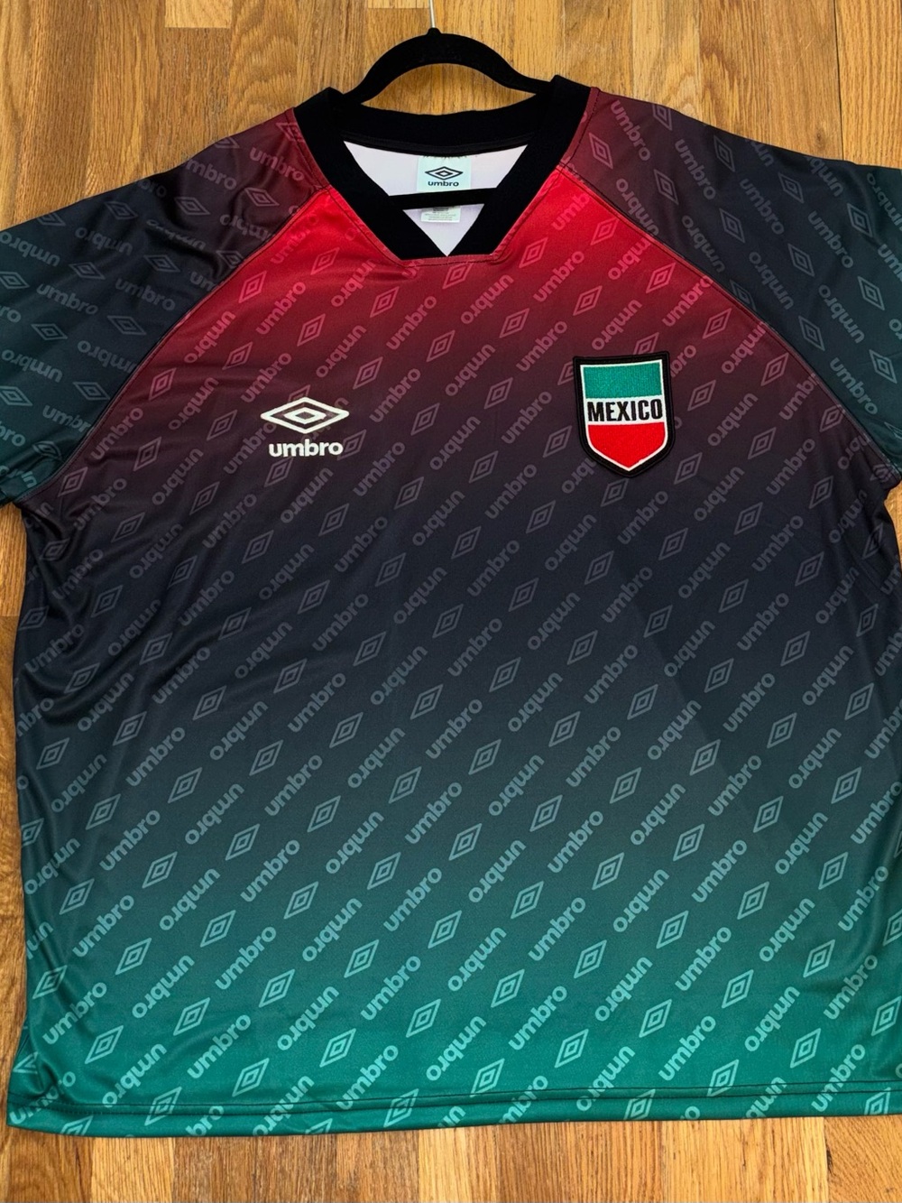 New Umbro Men’s Mexico Jersey size XL